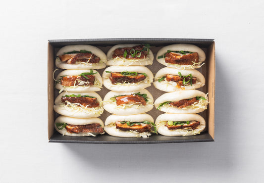 Peking duck, scallions & hoisin sauce bao